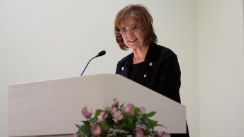 Mary Lou de Leon Siantz, CAMPOS Founding Director