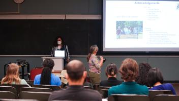 Mariel Vazquez and Dawn Sumner lead a discussion