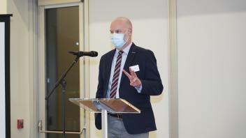 shrem's deputy director delivers closing remarks
